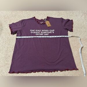NWT Natural Life Stretchy Lettuce Trim TShirt in Navy/ Burgundy SZ M